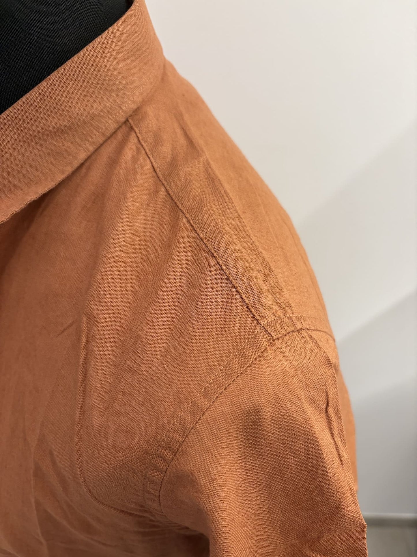 Camicia maniche corte collo alla francese in lino