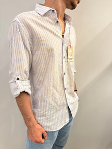 Camicia in misto line con fantasia a righe