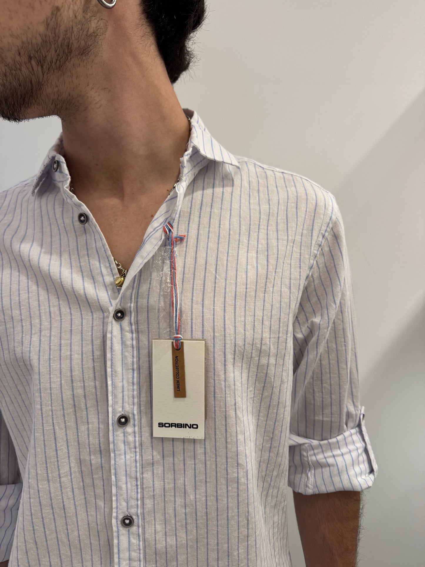 Camicia in misto line con fantasia a righe