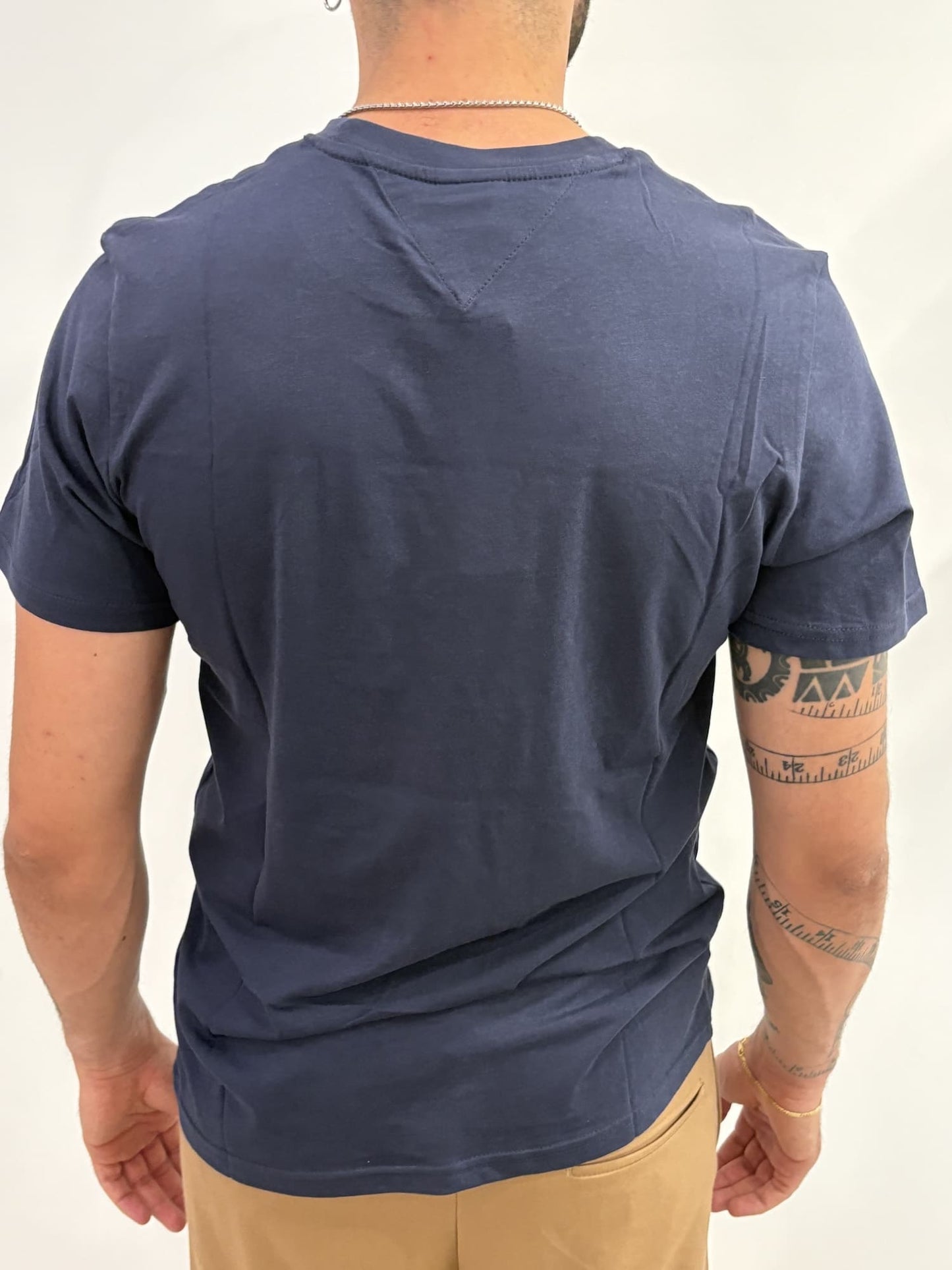 T-shirt Tommy jeans con scritta centrale