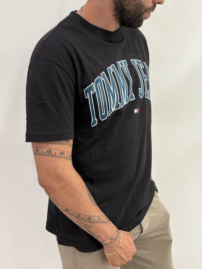 T-shirt Tommy Jeans con big logo stampato