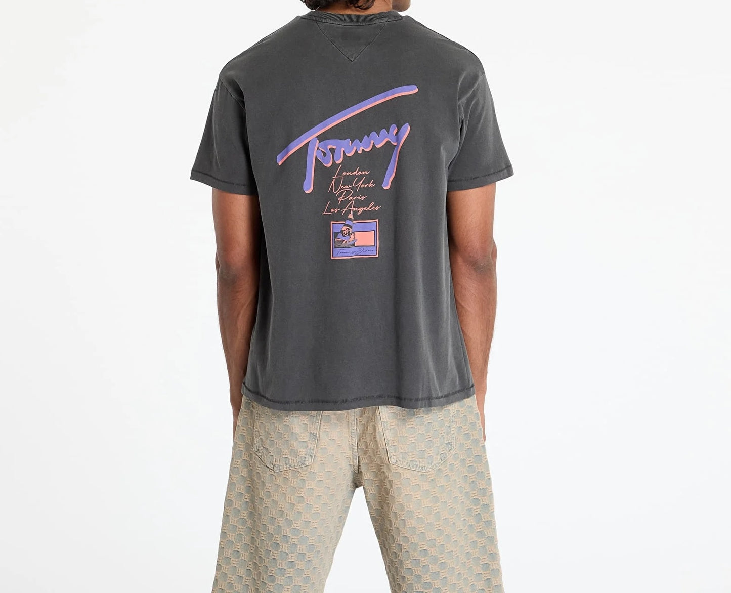 T-shirt relaxed fit con logo grafico Tommy Jeans