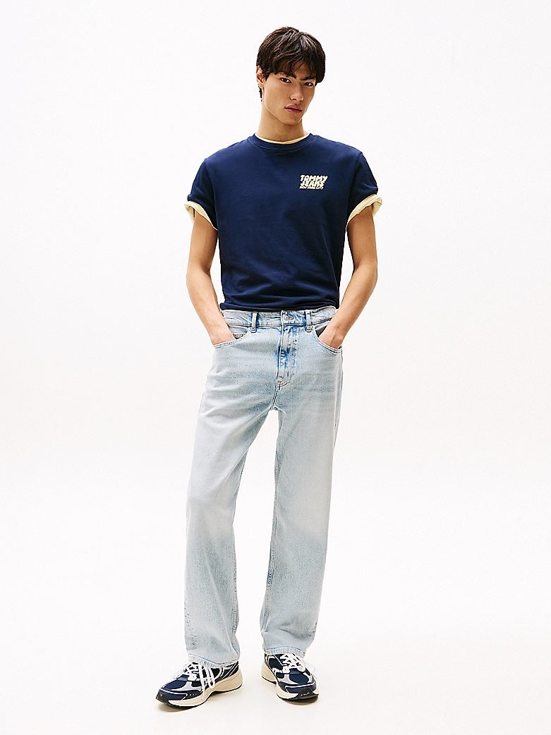 T-shirt con logo in rilievo sul retro
