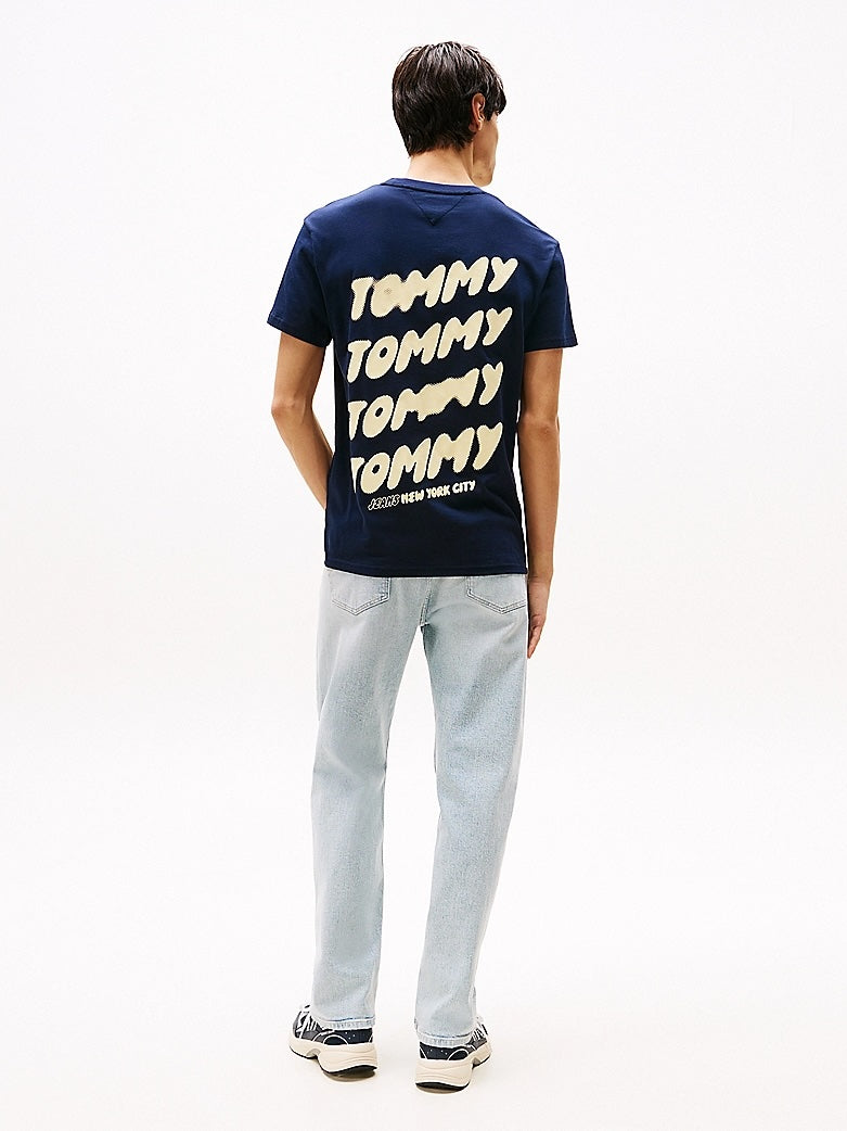 T-shirt con logo in rilievo sul retro