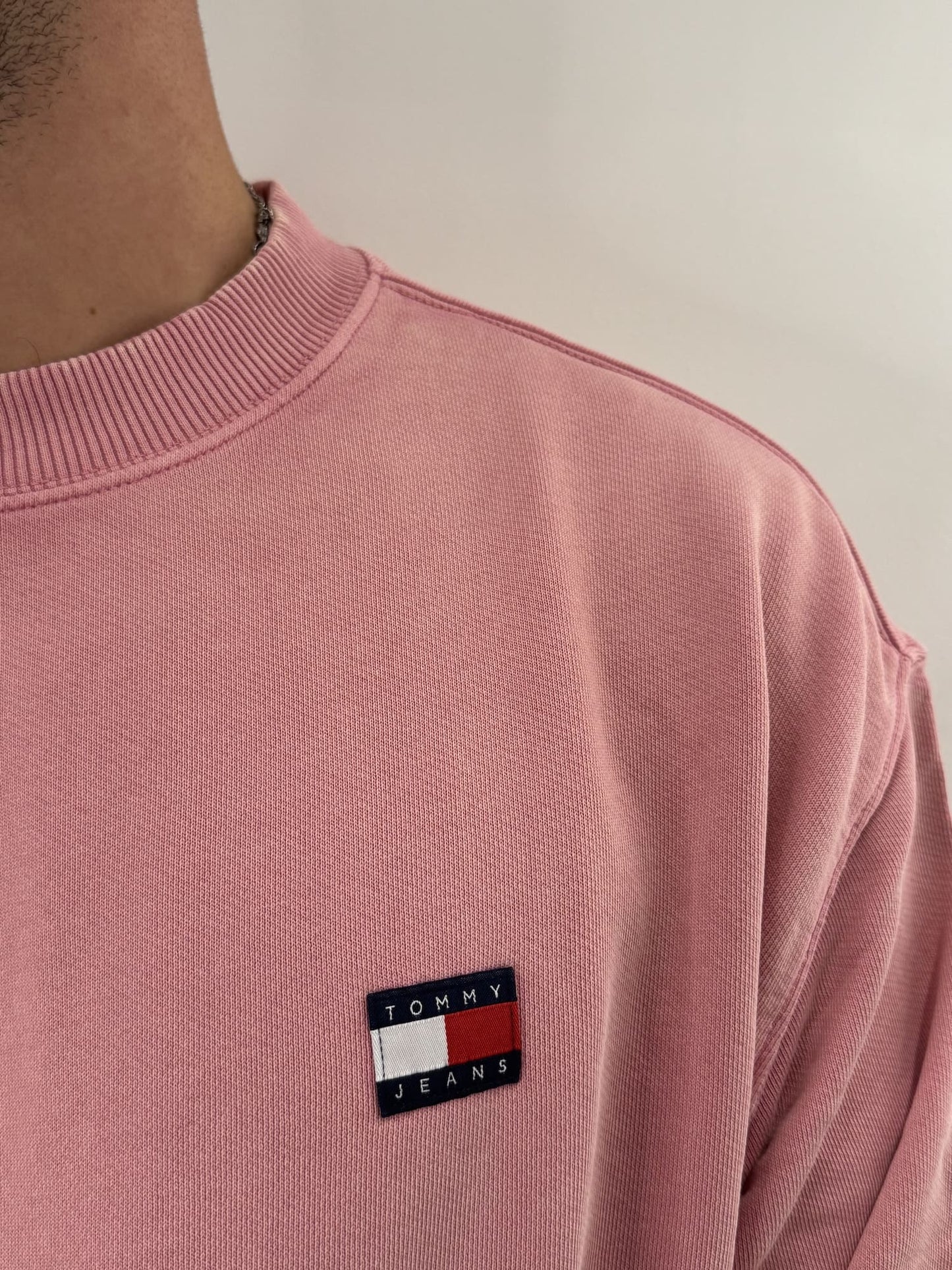 Felpa Classic anni '90 con logo tono su tono Tommy Jeans