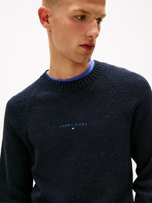 Pullover slim fit con logo lineare