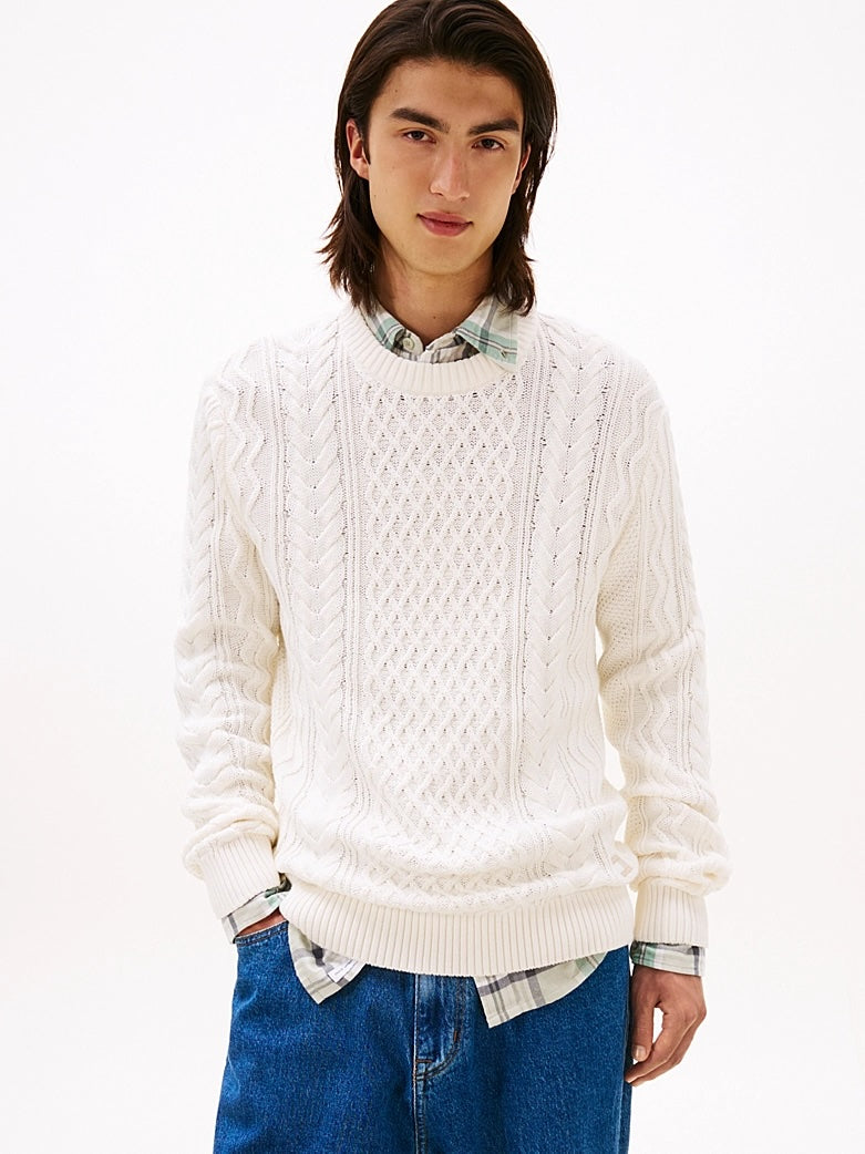 Pullover slim fit con distintivo Tommy Bianco