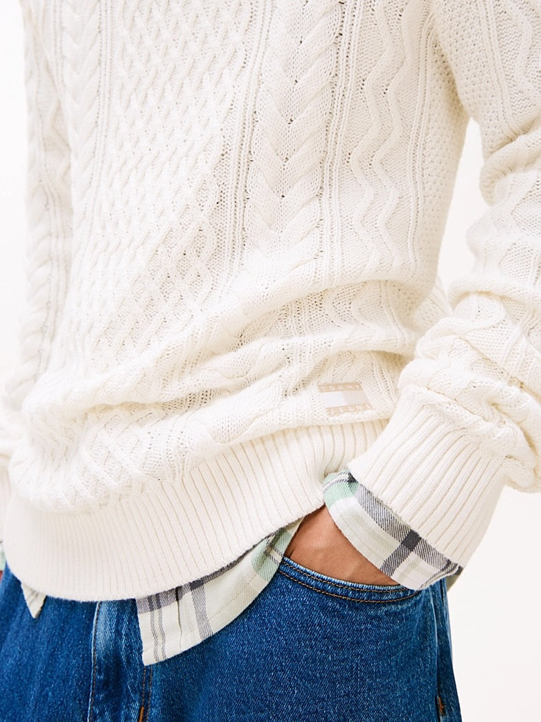 Pullover slim fit con distintivo Tommy Bianco
