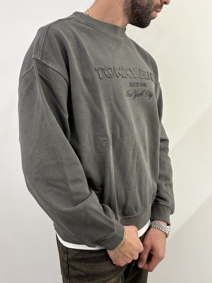Felpa Tommy Jeans con scritta a rilievo