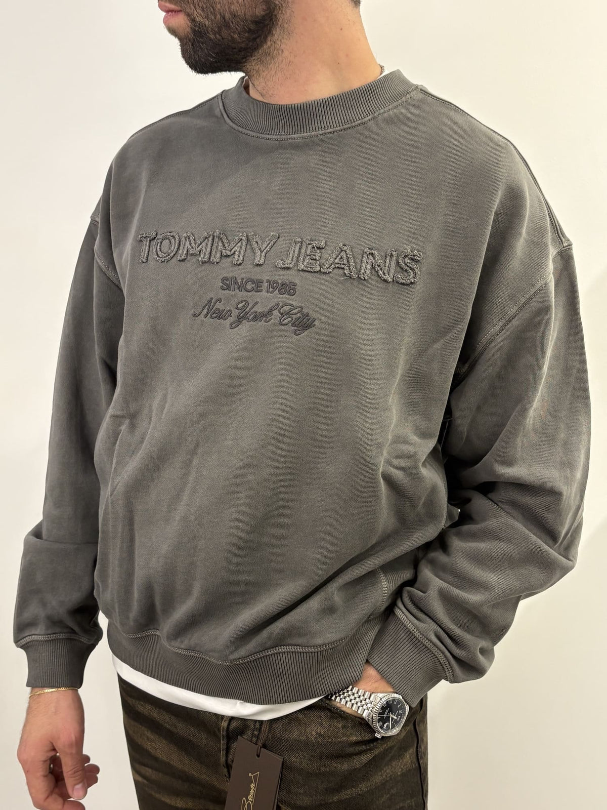 Felpa Tommy Jeans con scritta a rilievo