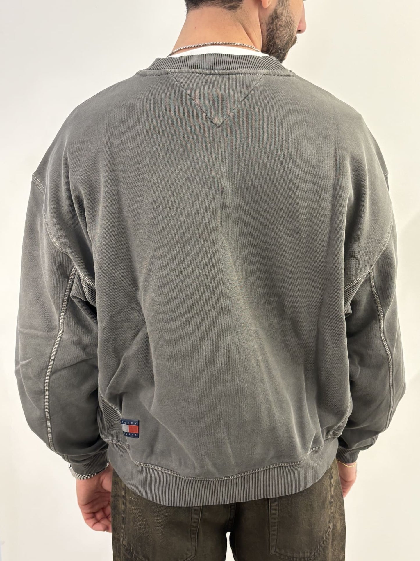 Felpa Tommy Jeans con scritta a rilievo