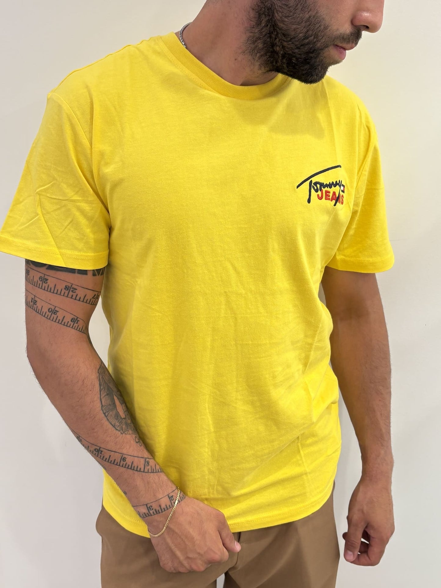 T-shirt Tommy jeans con logo ricamato