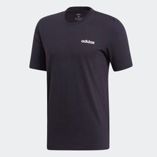 T-shirt Adidas con scritta sul petto