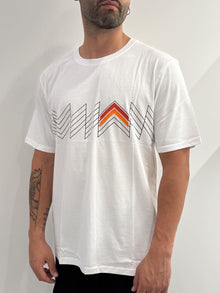 T-shirt Ellesse con disegno geometrico