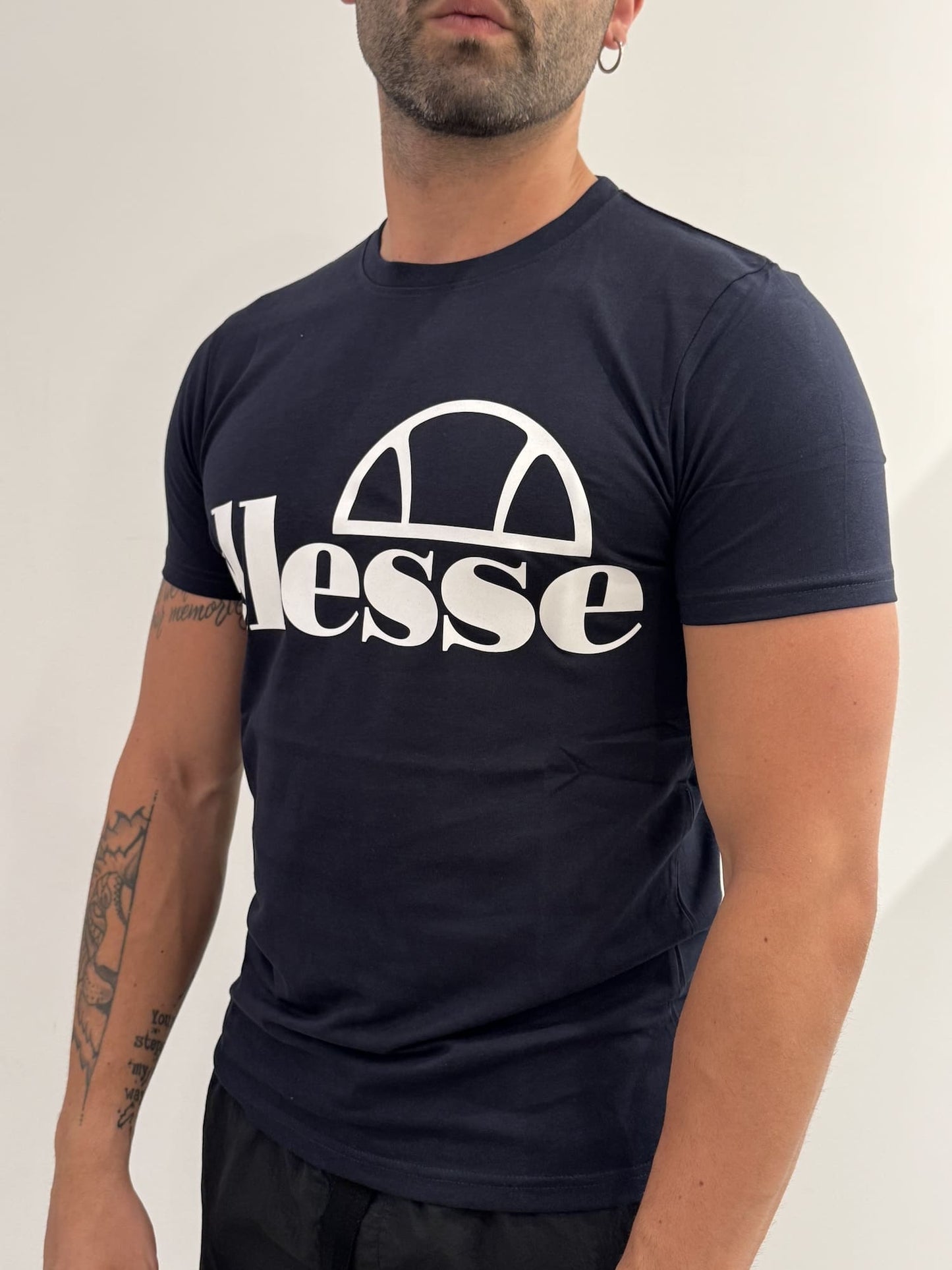 T-shirt ellesse basic con big logo
