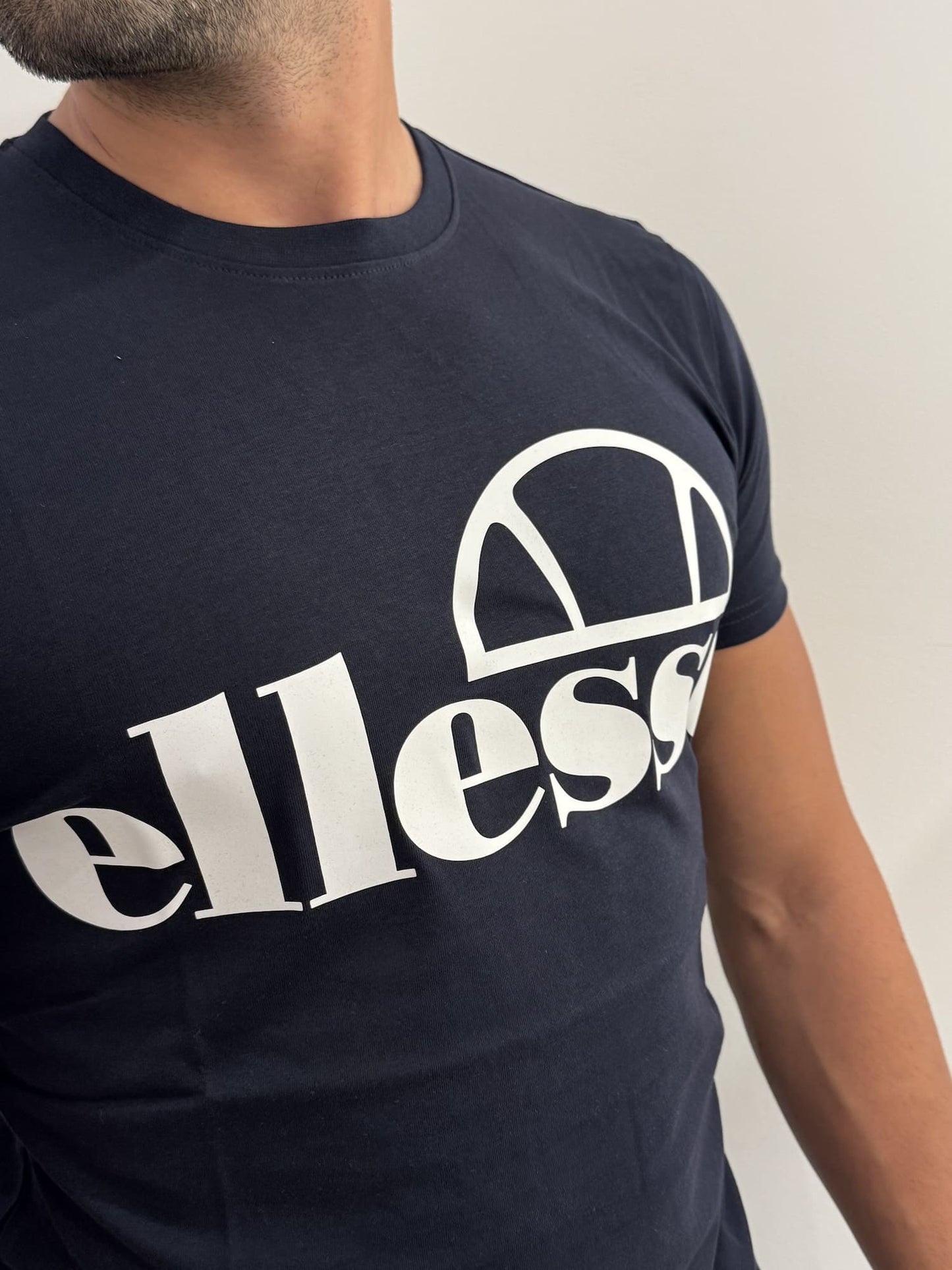 T-shirt ellesse basic con big logo