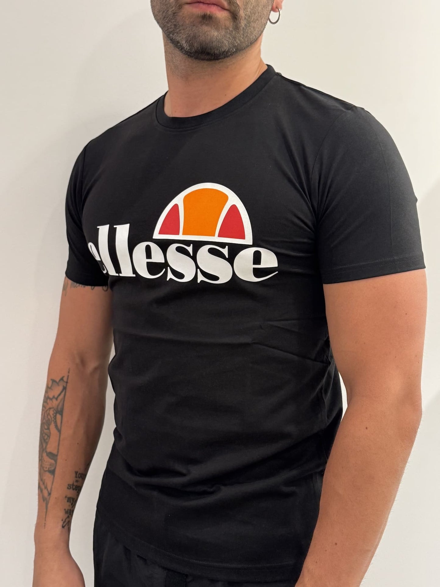 T-shirt ellesse basic con big logo