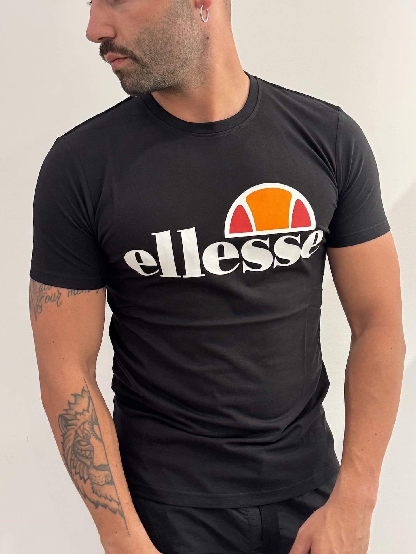 T-shirt ellesse basic con big logo