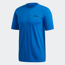 T-shirt Adidas con scritta sul petto