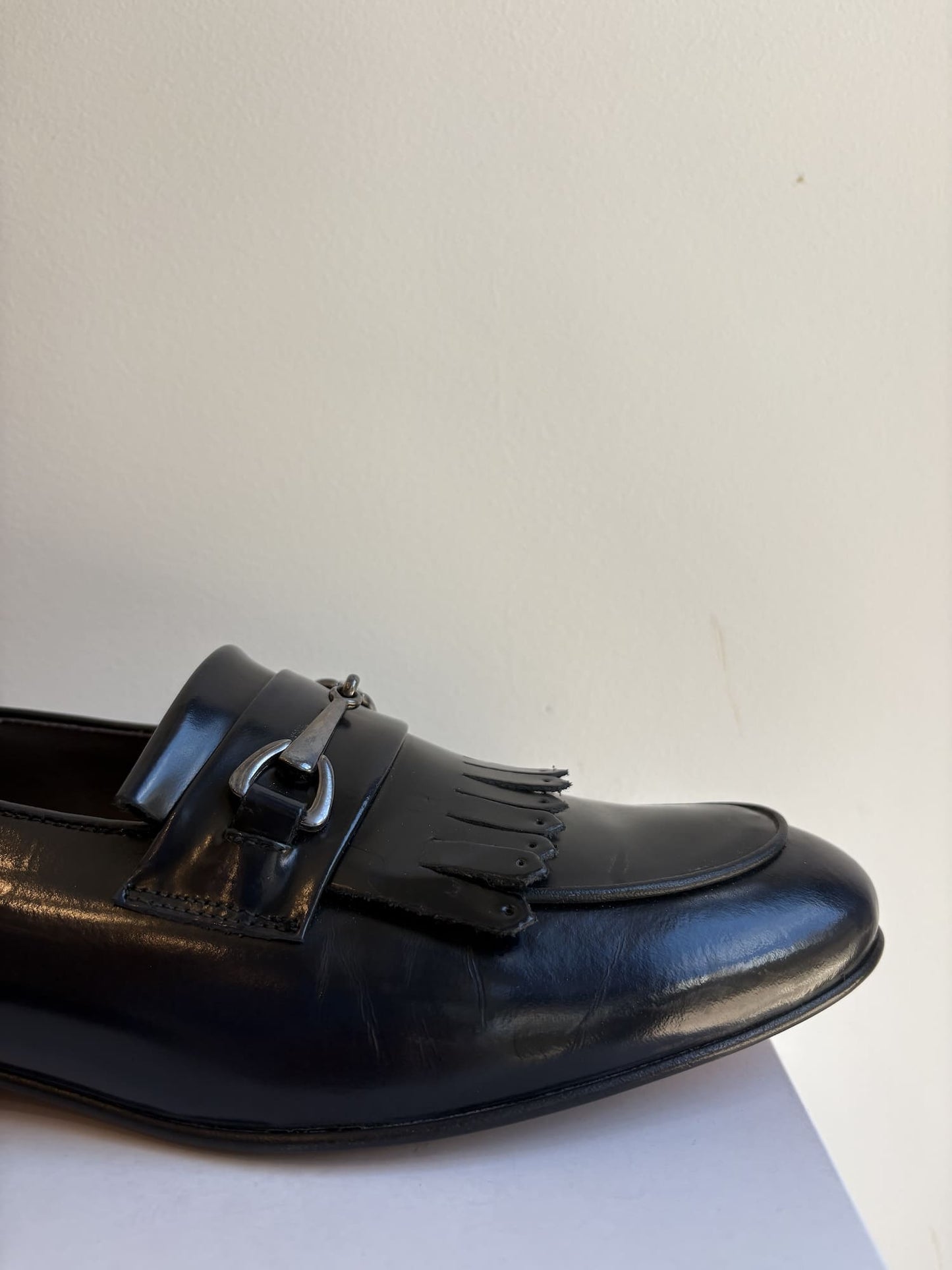 Mocassino con fibbia e frangia