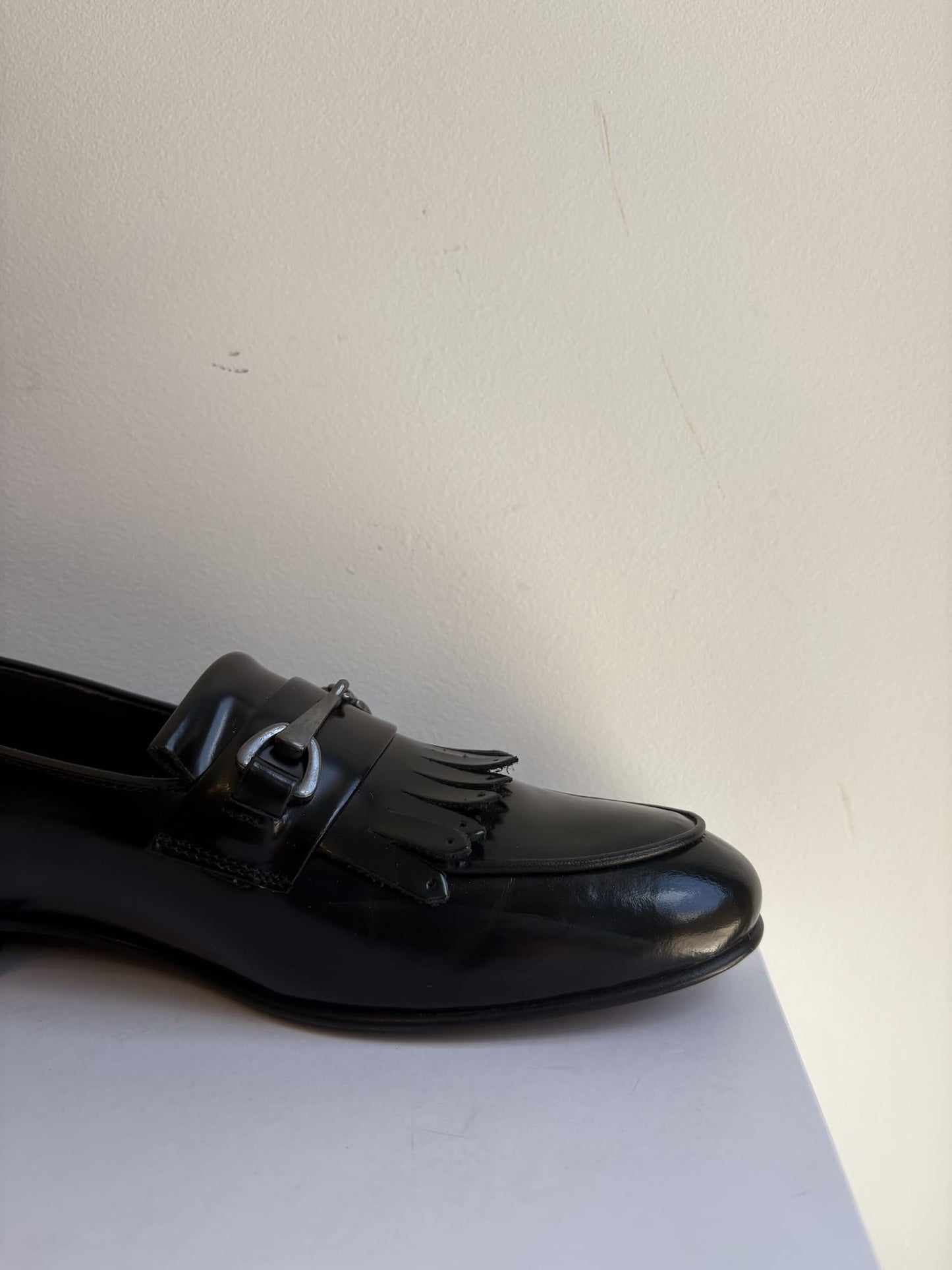 Mocassino con fibbia e frangia