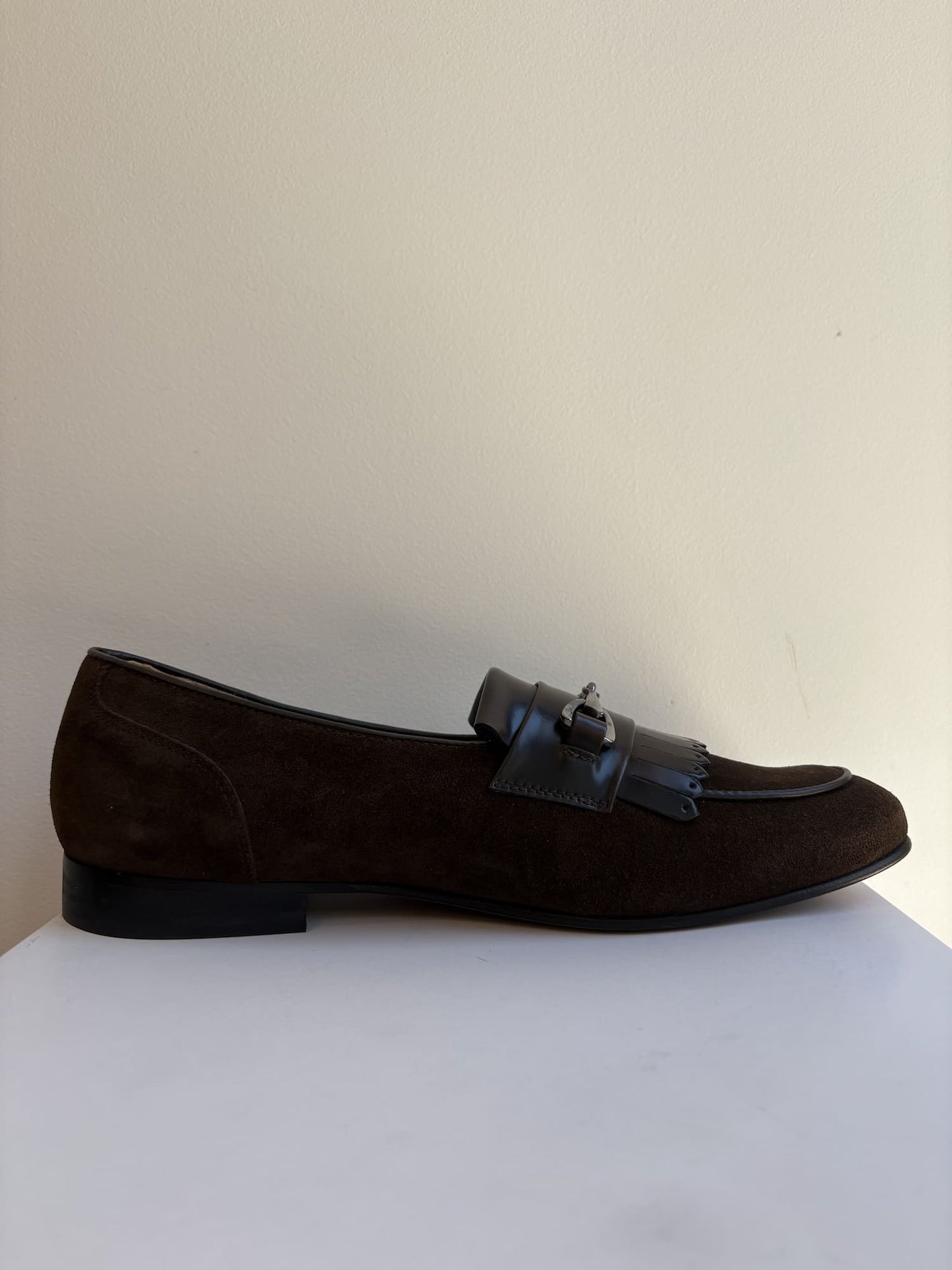 Mocassino con fibbia e frangia