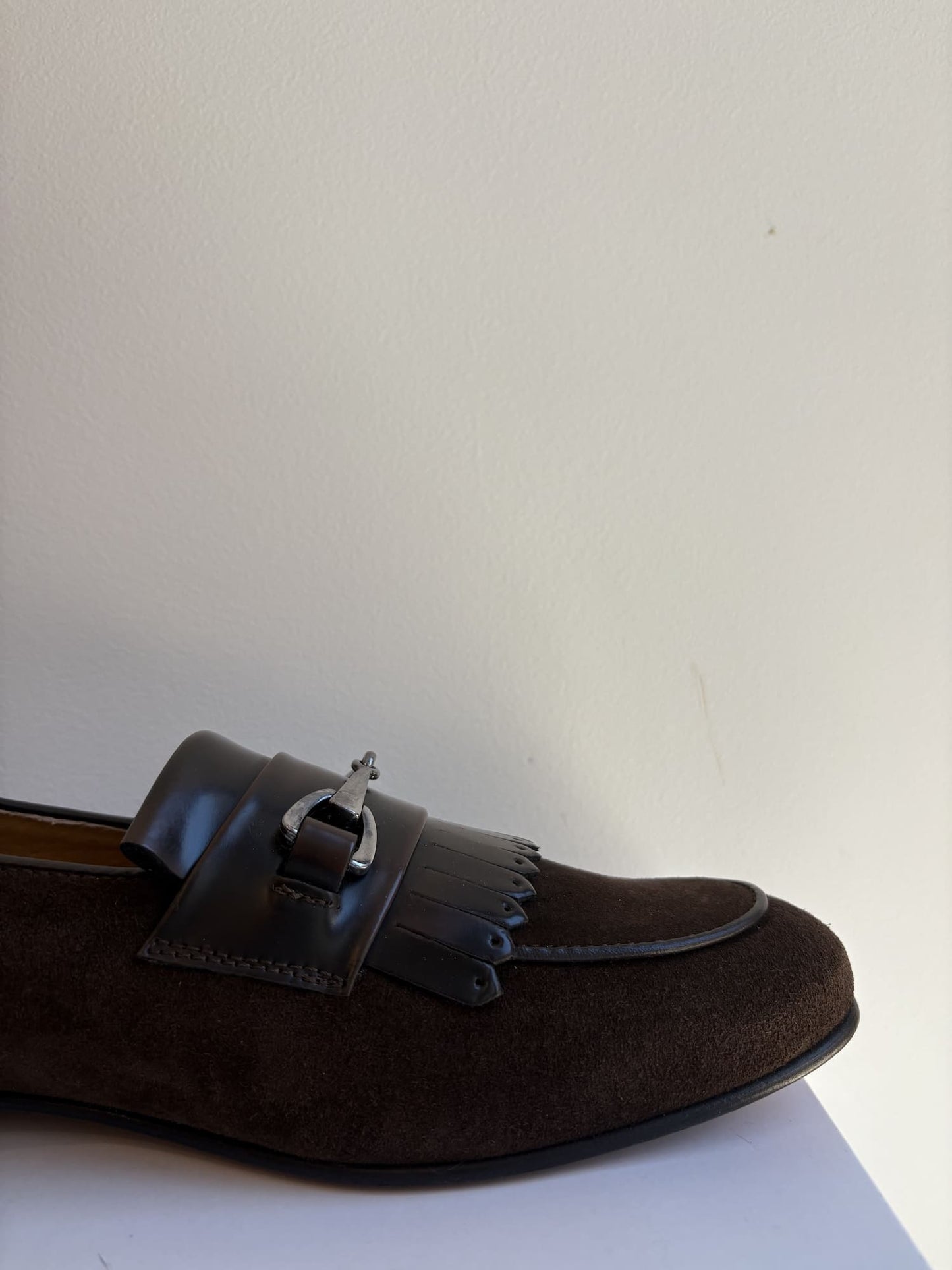 Mocassino con fibbia e frangia
