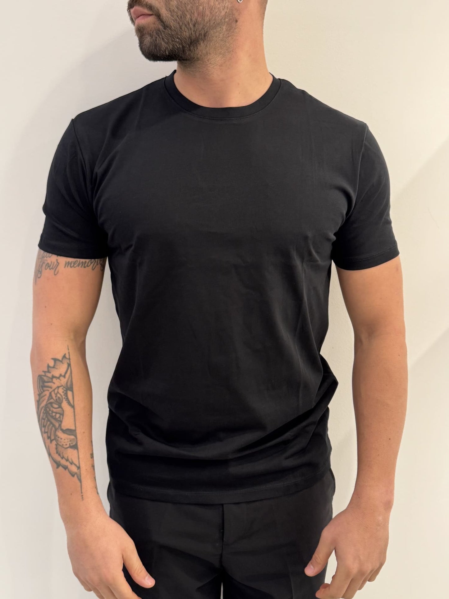 T-shirt Basica in cotone Gianni Lupo nero