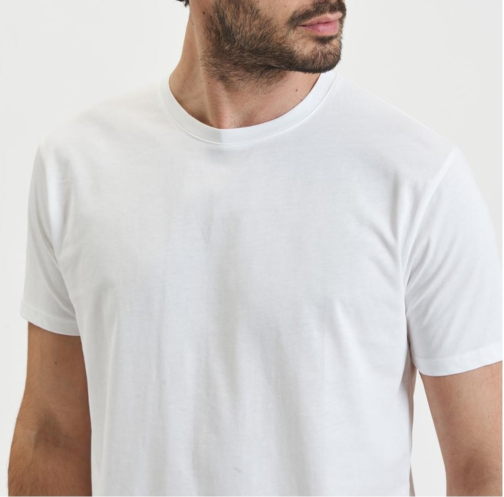 Maglietta bianca di Gianni lupo