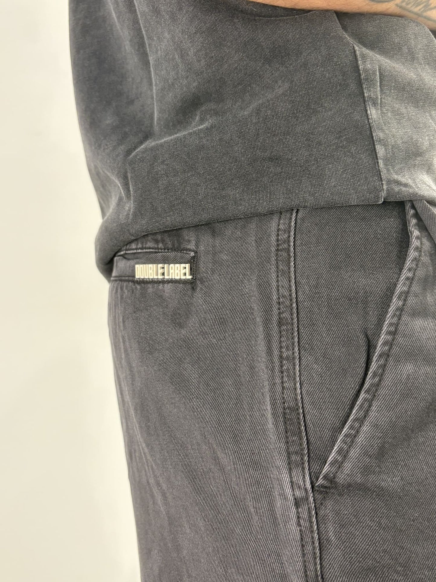 Pantalone effetto jeansato Gianni Lupo