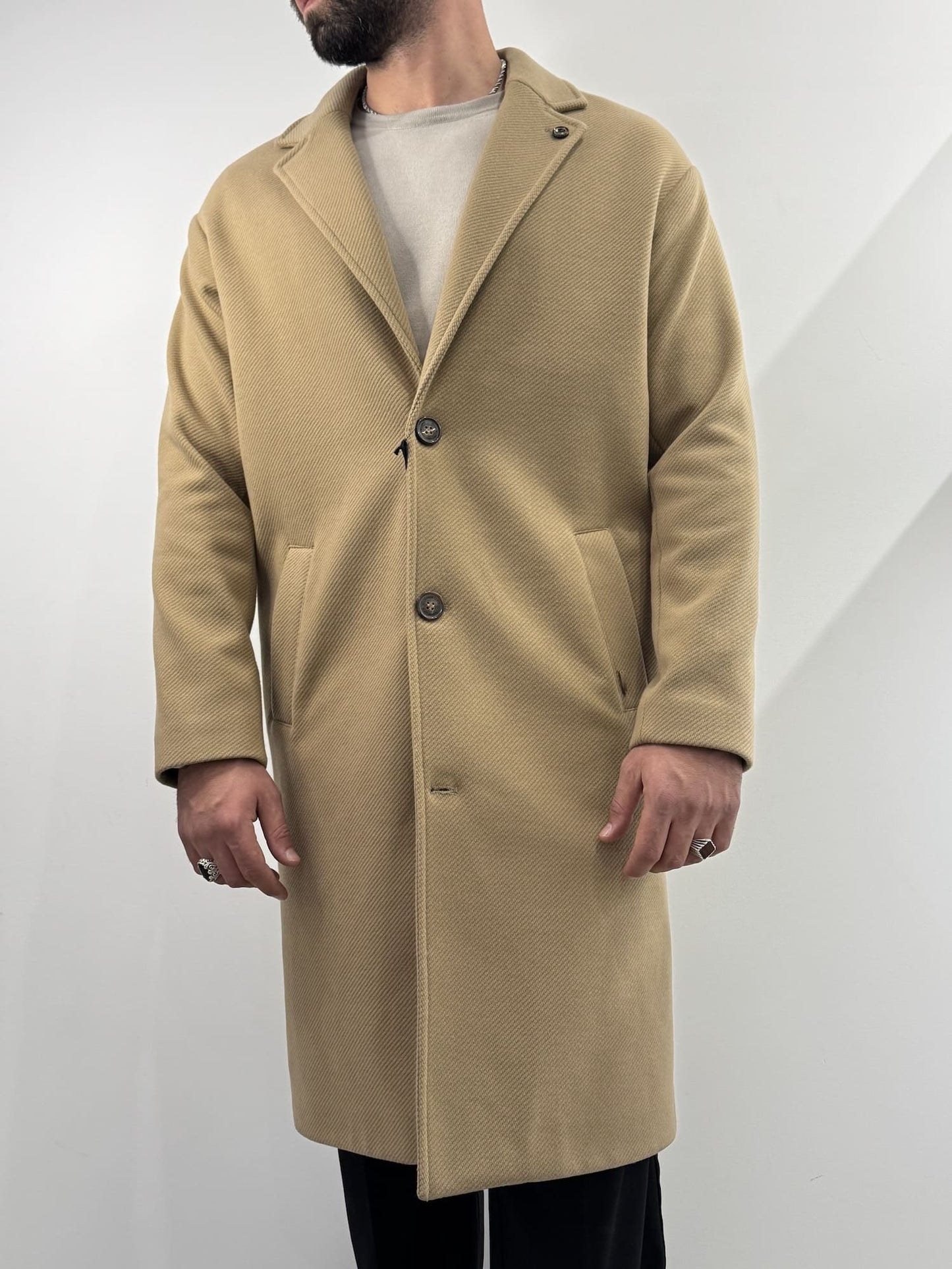 Cappotto Gianni Lupo con trama diagonale beige