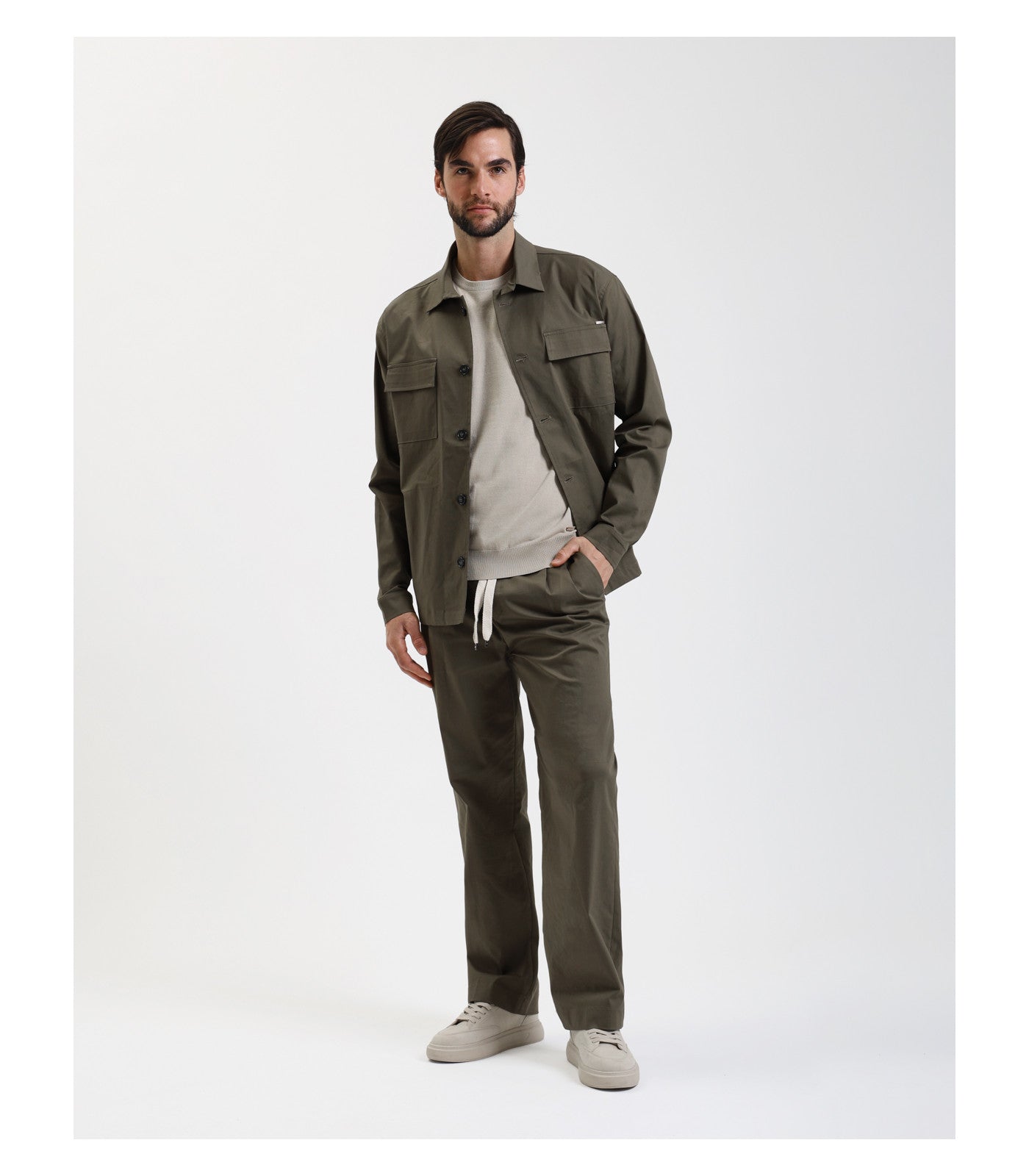 Oveshirt con taschini quadrati