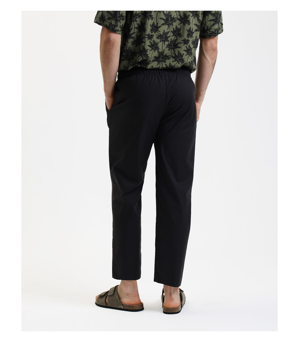 Pantaloni con laccio wide leg con stiro in piega