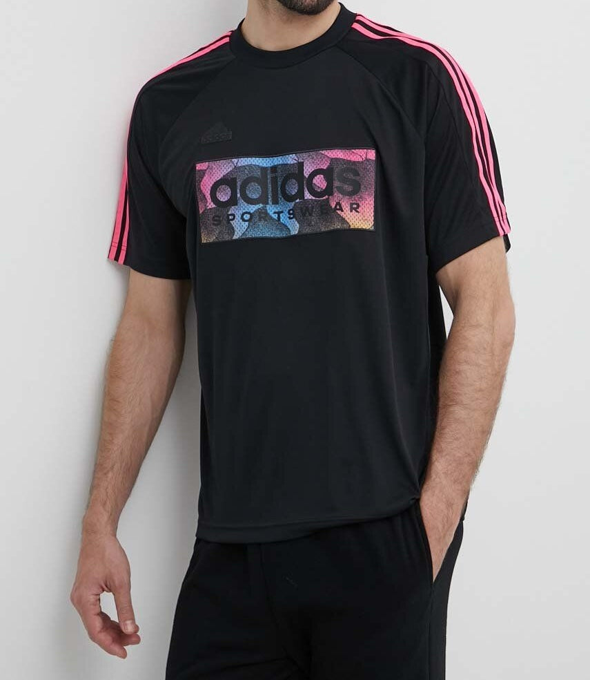 T-shirt Adidas con logo centrale e tre righe sulle maniche