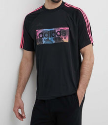 T-shirt Adidas con logo centrale e tre righe sulle maniche