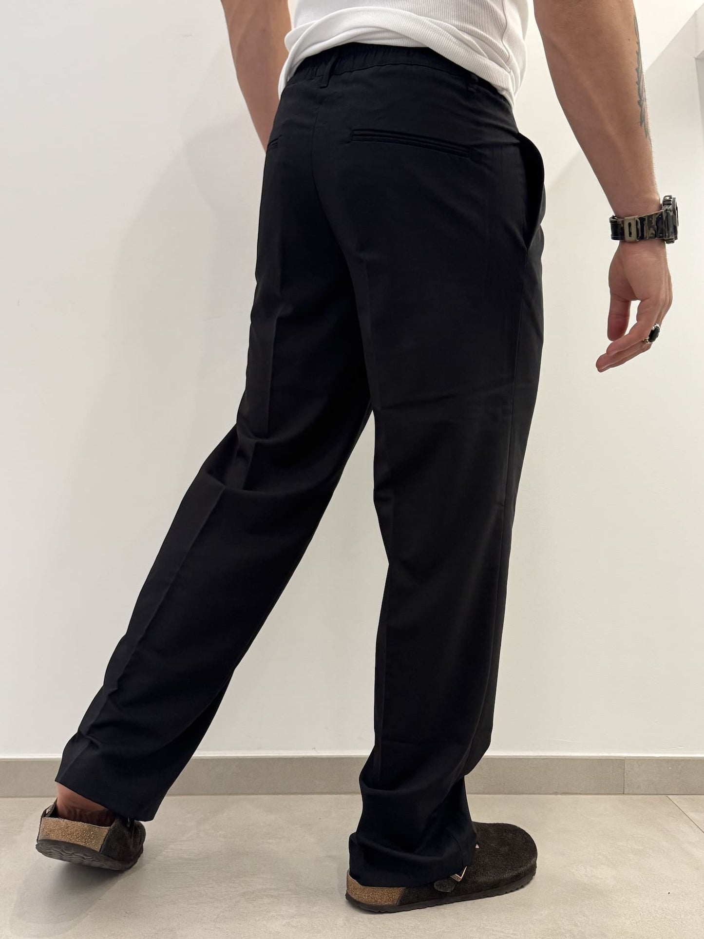 Pantalone tailored fit baggy in tessuto leggero