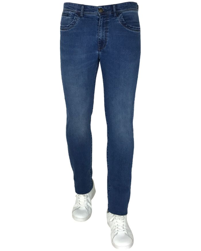 Jeans Sea Barrier Moses