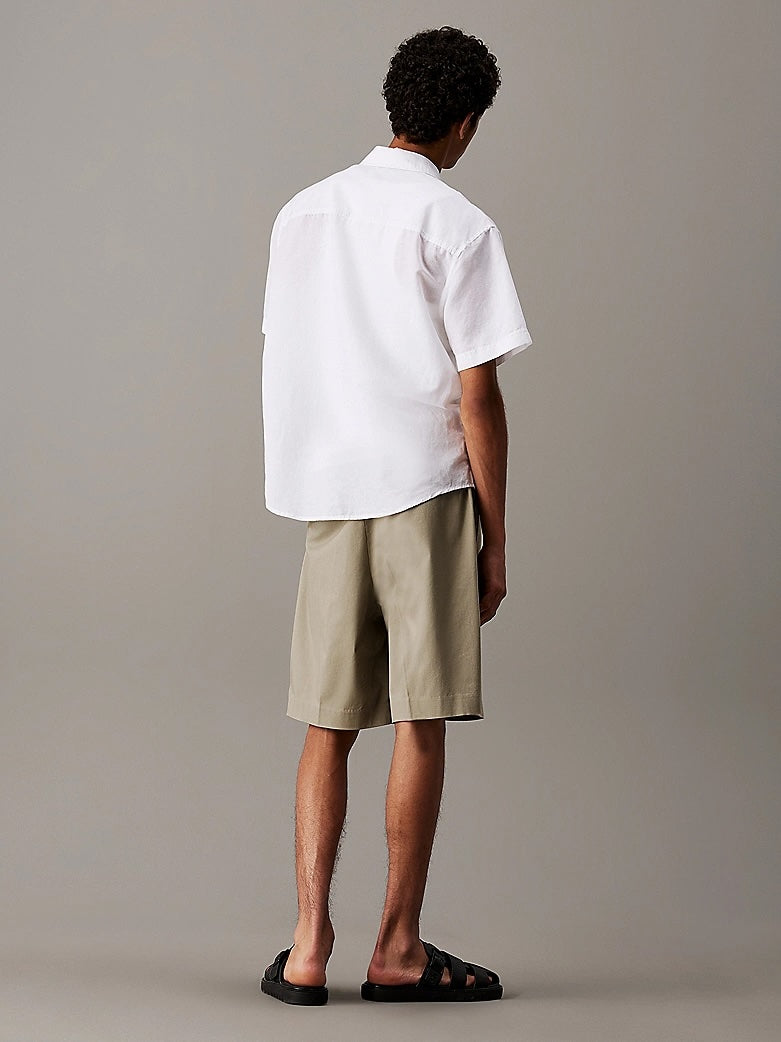 Bermuda in twill con pieghe
