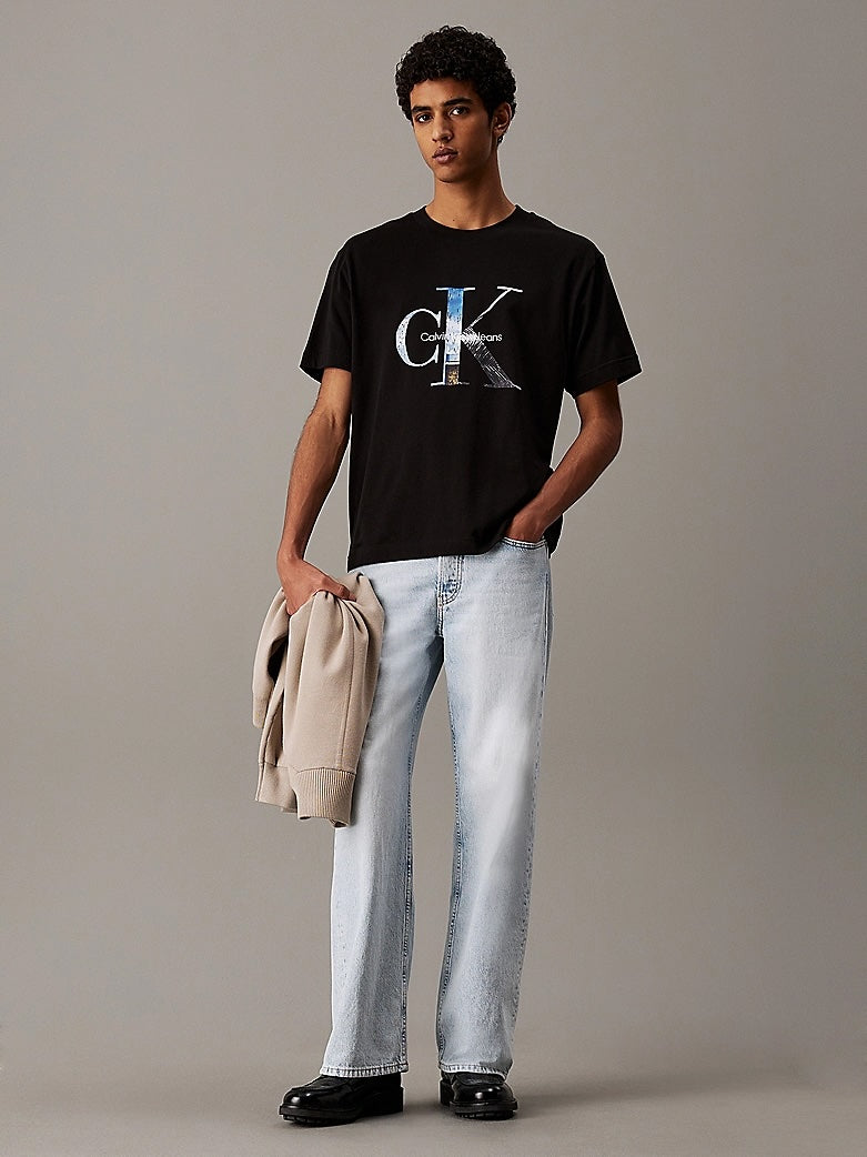 T-shirt con stampa fotografica e monogramma