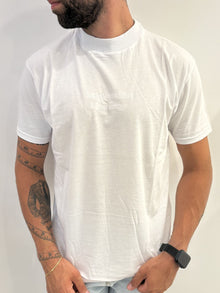 T-shirt manica corta con scritta sul petto