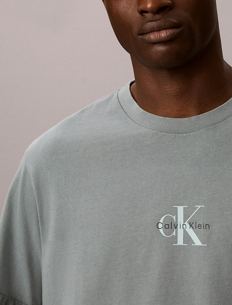 T-shirt con monogramma dal taglio relaxed Calvin Klein