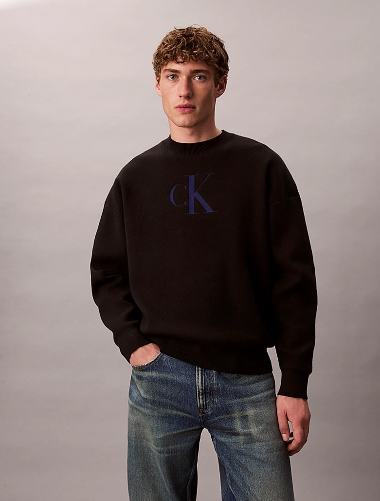 Maglione con logo monogramma con emblema in misto cotone taglio relaxed Calvin Klein