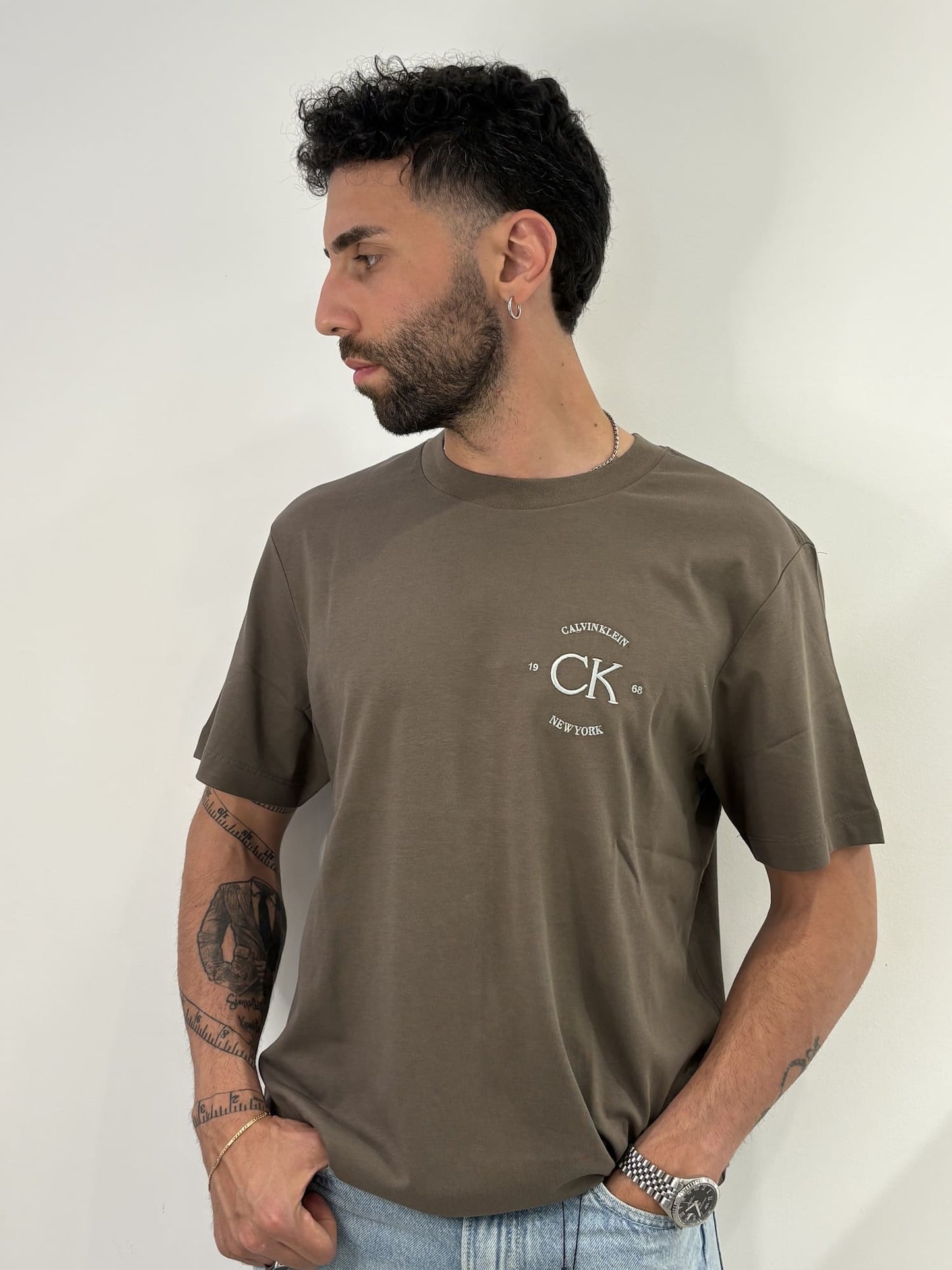 T-shirt con logo ricamato Calvin Klein