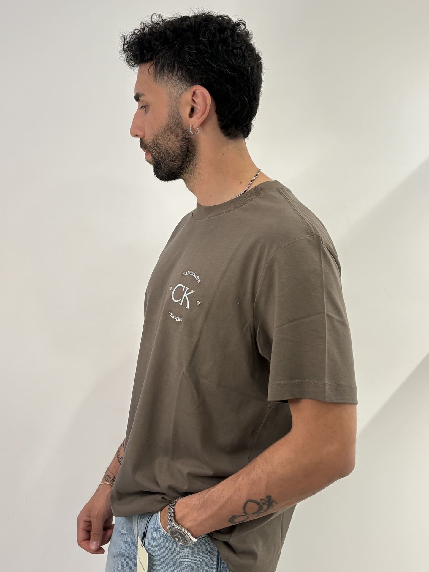 T-shirt con logo ricamato Calvin Klein
