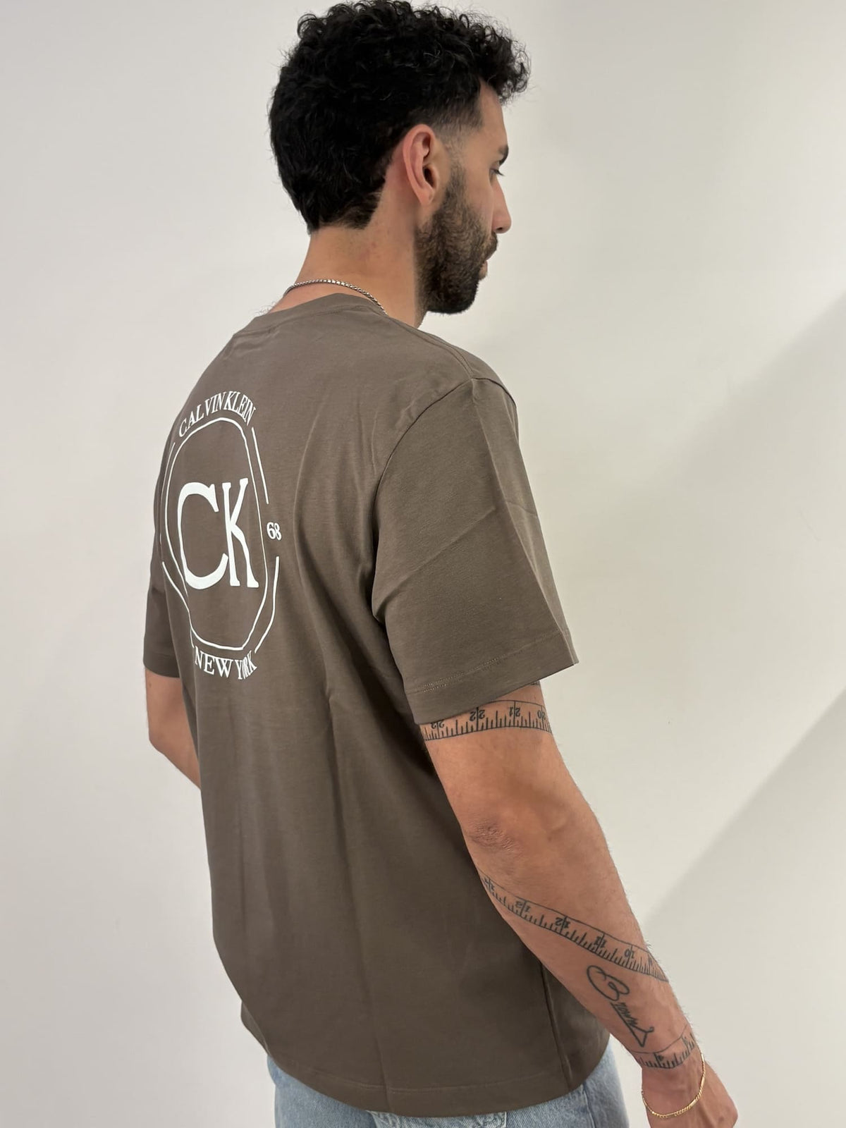 T-shirt con logo ricamato Calvin Klein