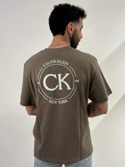 T-shirt con logo ricamato Calvin Klein