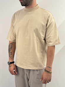T-shirt over basic