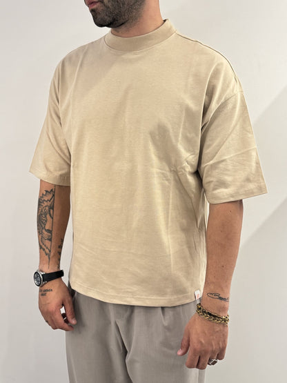 T-shirt over basic