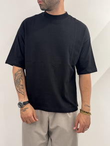 T-shirt over basic nero