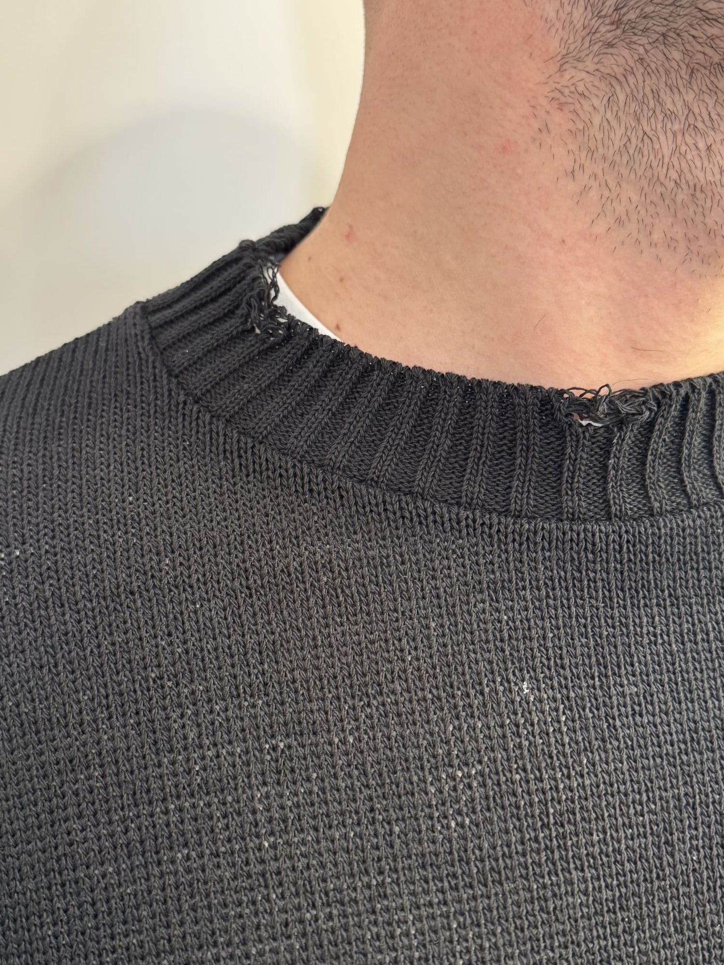 Maglia con strappi